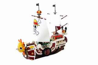 Illustration for article titled The Thousand Sunny From One Piece In Shiny LEGO Form
